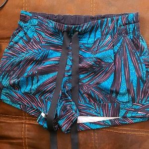 Lululemon spring break short